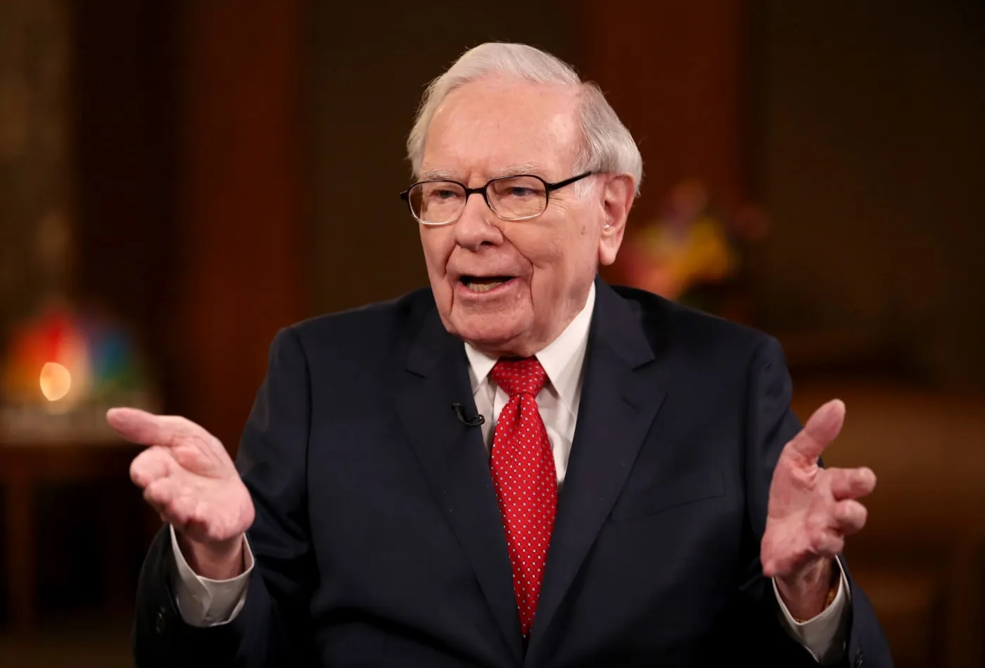 Warren Buffett Emphasizes Tax Deferral Above Avoidance